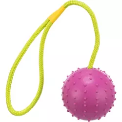 Vrhací míč hrbolatý na šňůře 7cm/30cm TRIXIE