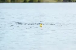 Aqua Toy žraločí ploutev, plovoucí, TPR, ø 18cm TRIXIE