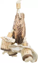 Závěsná přírodní hračka pro papoušky, mahagon/mušle, 26 cm