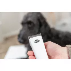Stříhací strojek CLIPPER TR1600 5 W - akumulátorový, černá/bílá TRIXIE