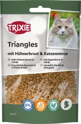 Triangles, trojúhelníčky s kuřecími prsíčky a catnipem, obsah masa 56 %, 50 g